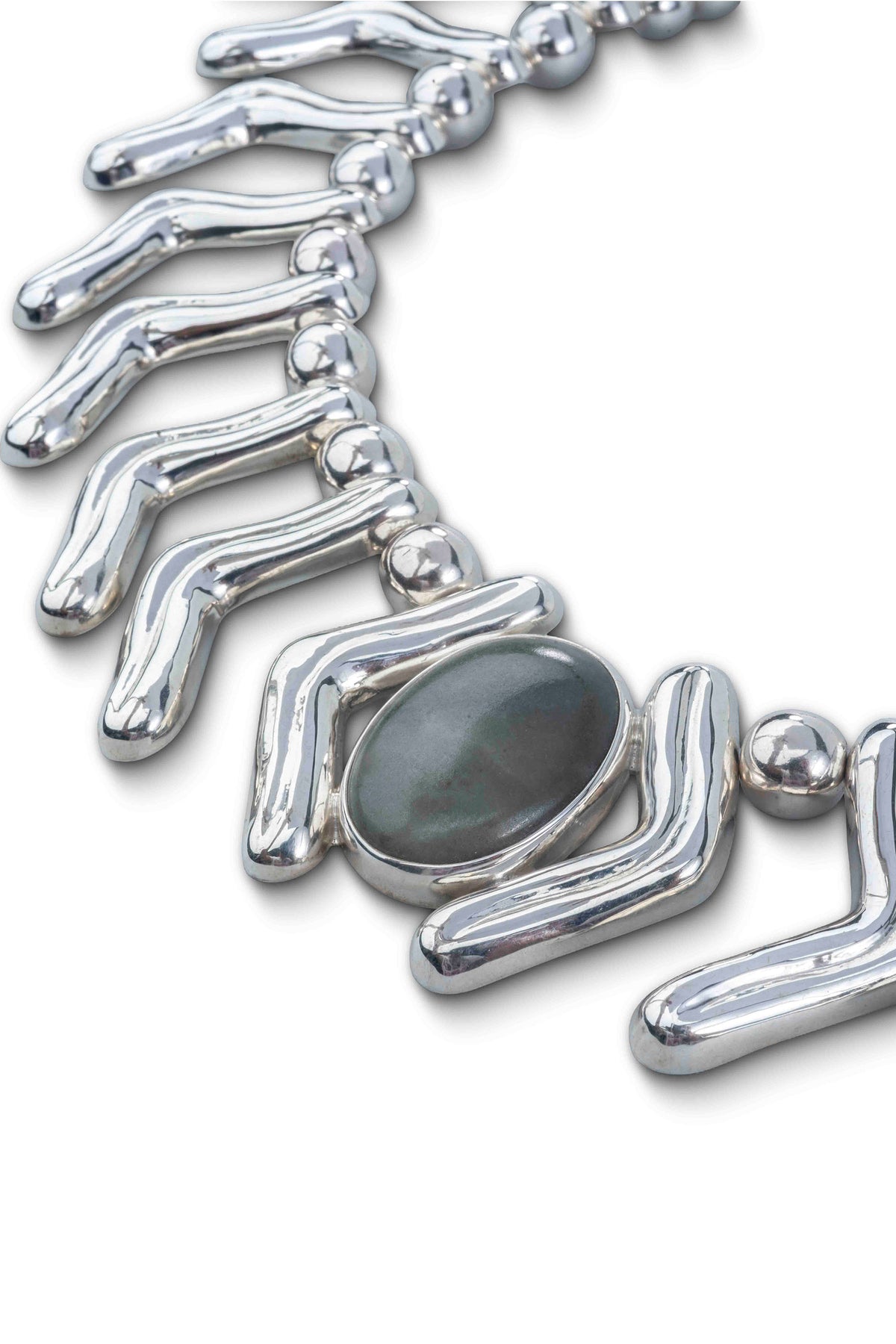 Lilly Necklace in Sterling Silver
