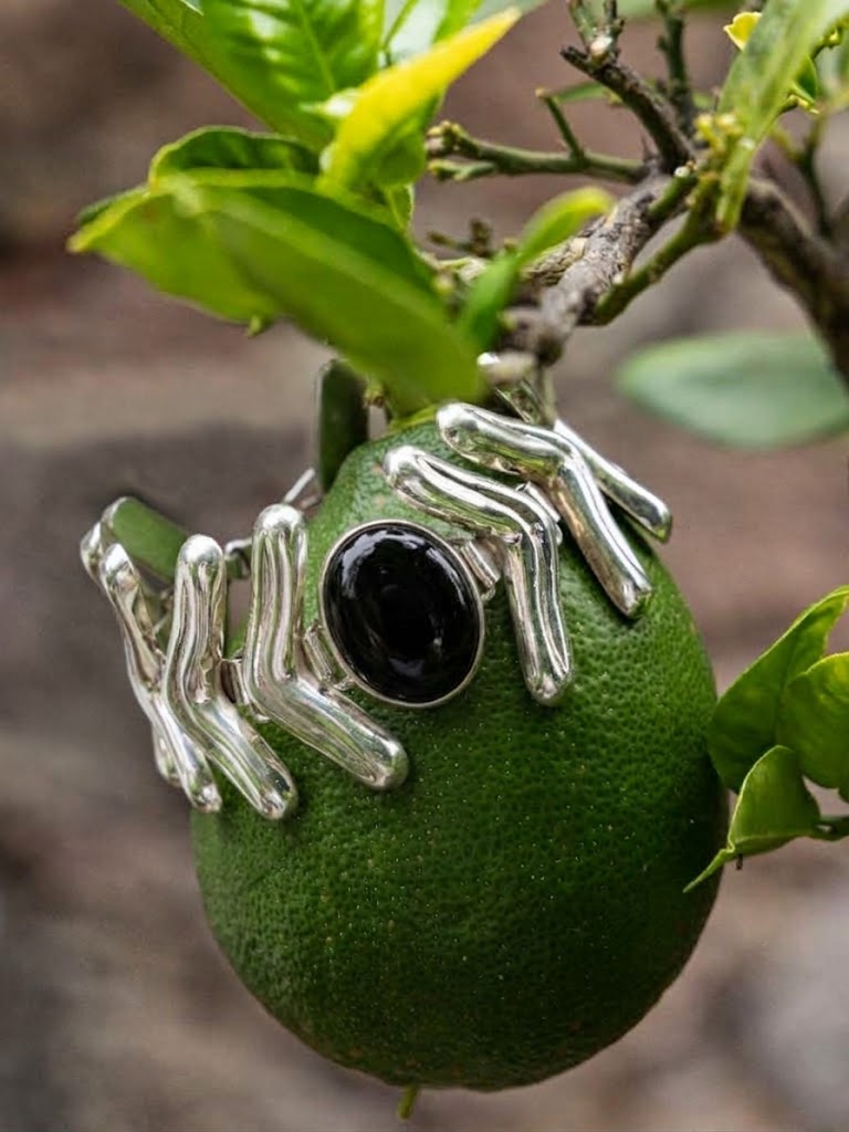 Lengua Center Stone Bracelet in sterling silver with black onyx — handmade in Taxco, Mexico #Gemstone Type_Onyx