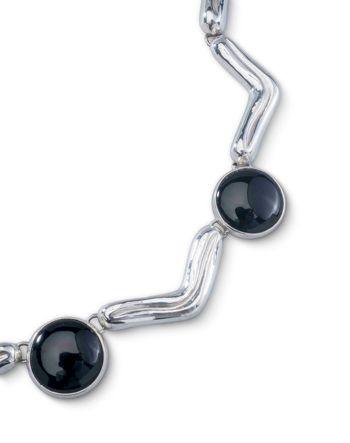 Lengua Trio Necklace in sterling silver with black onyx, close-up of the stones — handmade in Taxco, Mexico #Gemstone Type_Onyx